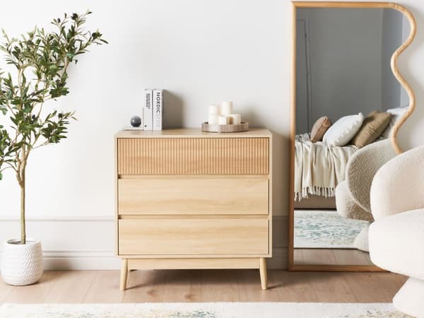 Kommode lyst træ MDF fyrretræ ben opbevaring 3 skuffer moderne stil stue soveværelse