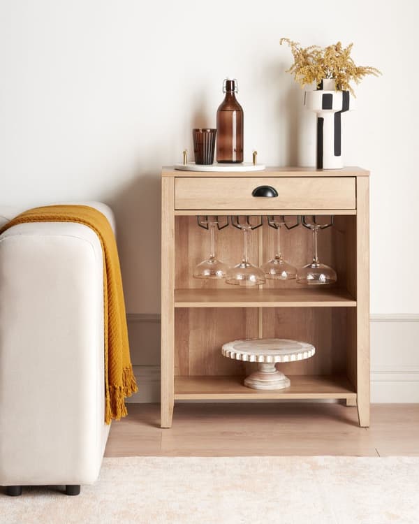 Skjenk Lyst tre Sponplate 1 skuff 2 hyller Glassholder Tradisjonell og elegant stil Stue Oppbevaring