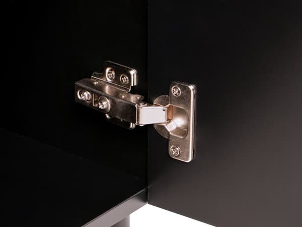 Skjenk Brun Svart MDF Metallben 3 dører Riflet front Moderne design Oppbevaring