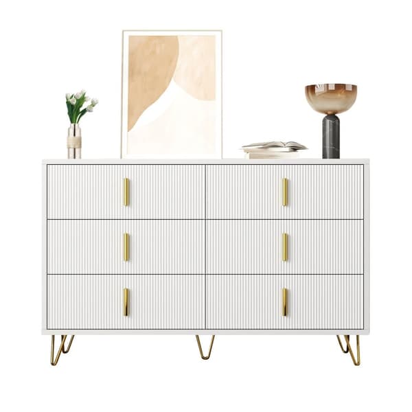 Elegant skænk i moderne design – Kommode med masser af opbevaringsplads og guldfarvede greb