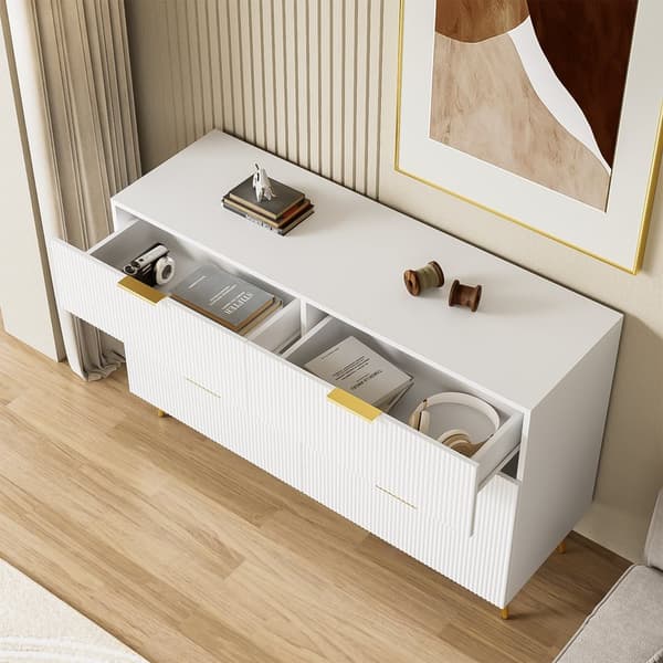 Vit bufféskänk i modern design med byrå och gott om förvaringsutrymme för matsalen