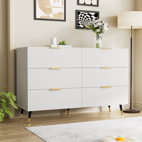 Vit bufféskänk i modern design med byrå och gott om förvaringsutrymme för matsalen