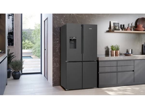 Siemens iQ700 KF96DPXEA - Kjøleskap/fryser - fransk dør underfryser med isdispenser, vannautomat - Wi-Fi - bredde: 90.5 cm - dybde: 73.1 cm - høyde: