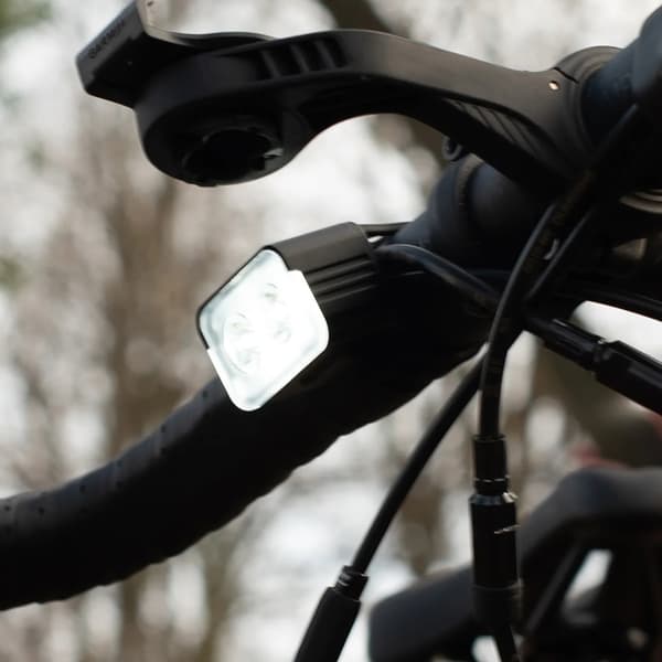 LED-POLKUPYÖRÄN ETUVILKAISIN USB-C VAYOX VA0153 VEDENPITÄVÄ 300 LUMENIA