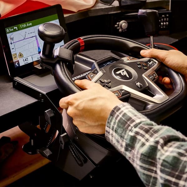 Thrustmaster SimTask styresæt, ratholder og styreknap til kørselssimuleringer med tunge køretøjer,