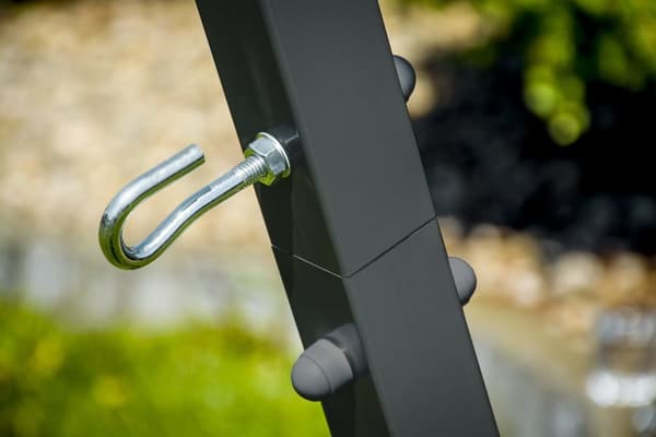 Udendørs Boksepose Stativ - Kraftfuldt Ståltræningsstativ til Hård & Blød Jord - Perfekt til Fitnessentusiaster