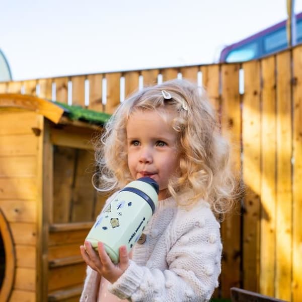 Tommee Tippee Isolerad halmmugg - 12m+ - 266ml - Grå