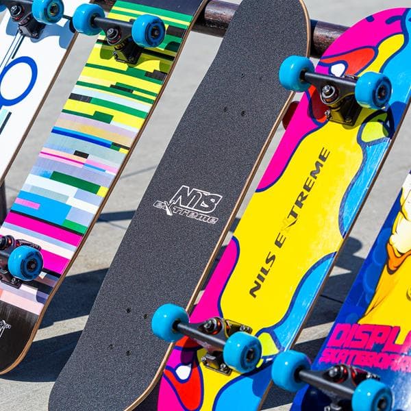 CR3108SA STONES SKATEBOARD NILS EXTREME