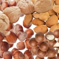 Miniatyrbild 2 av 5: Din Parrot Wild Nuts in Shells Parrot Treat - nötblandning för medelstora och stora papegojor 1 kg