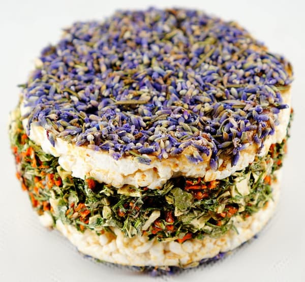 Rismacka med lavendel och grönsaker - för alla papegojor