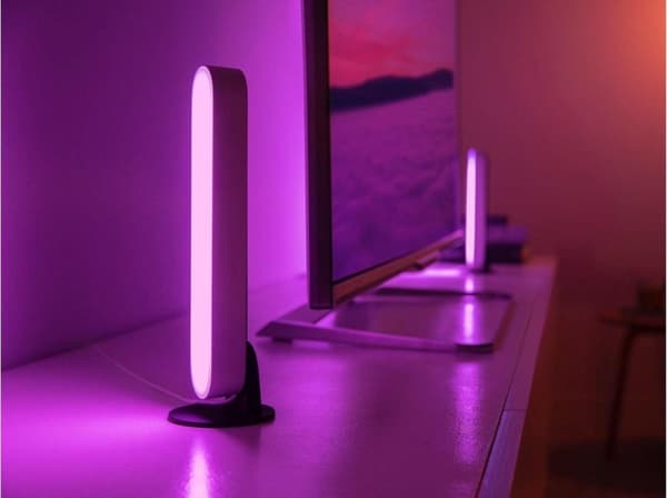 Philips Hue White and Color Ambiance Play Lightbar, himmennettävä, jopa 16 miljoonaa väriä, ohjattavissa sovelluksella, yhteensopiva Amazon Alexan kan