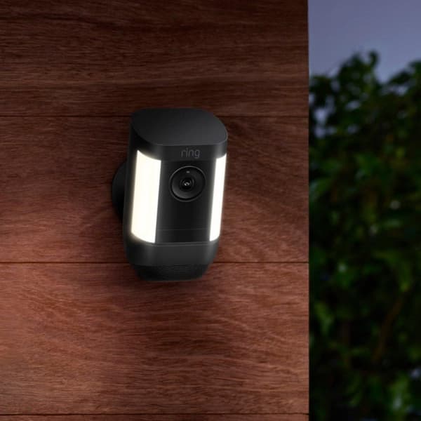 Amazon Ring Spotlight Cam Pro Battery Black (8SB1P2-BEU0)