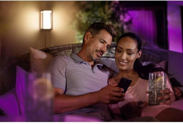 Philips Hue - Impress vägglampa - Hue Outdoor 24V - Vit & Färg Ambiance (915005842101)
