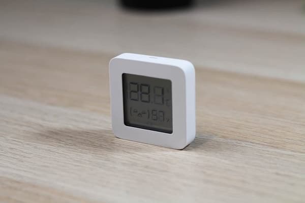 3 tuotteen paketti. Xiaomi lämpötila- ja kosteusanturi Mi 2