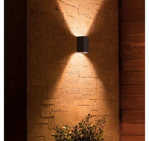 Philips Hue, WCA Resonate Outdoor Wall Lantern, Black
