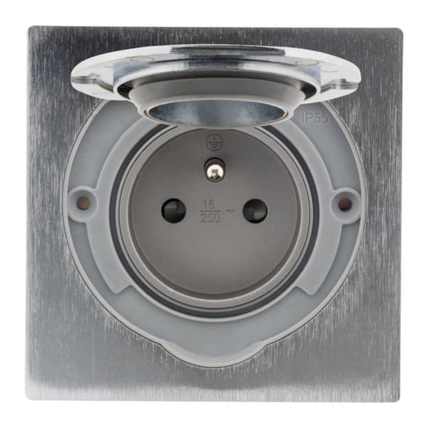 Jorduttag 16A 2P + E borstad aluminiumfinish - IP55 med installationsbox