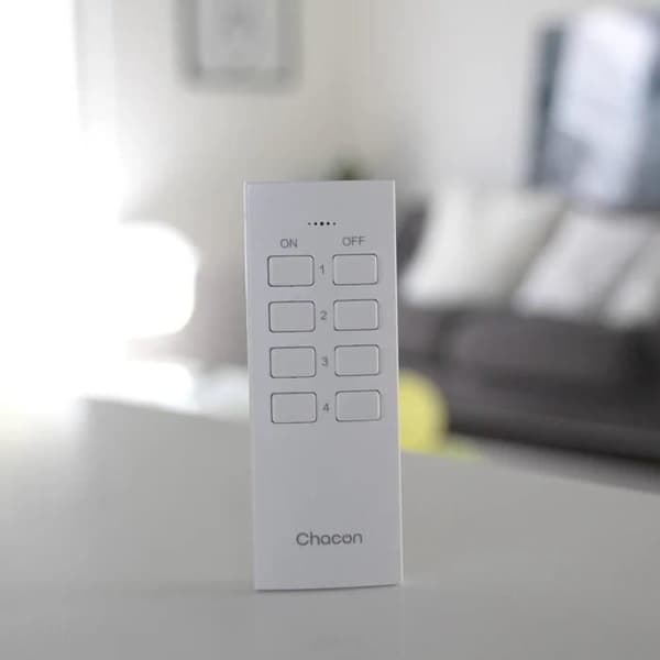 CHACON Sæt med 3 tænd/sluk-stikkontakter + fjernbetjening 3680 W - FR