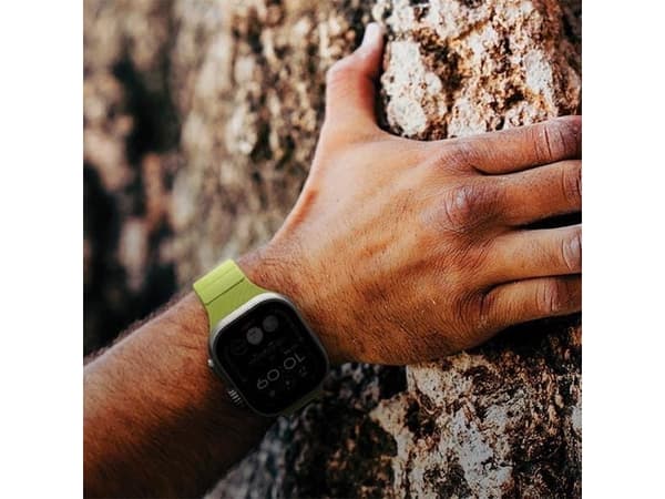 UNIQ pasek Stride Apple Watch Series1/2/3/4/5/6/7/8/9/SE/SE2/Ultra/Ultra 2 42/44/45/49mm FKM Rubber Strap ciemnozielony/moss green