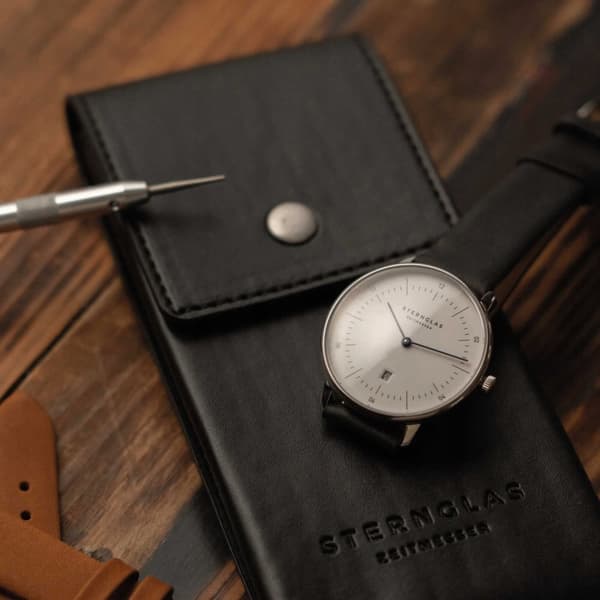 Sternglas Lyxigt Klockfodral S13-008 - Veganskt Läder, Svart