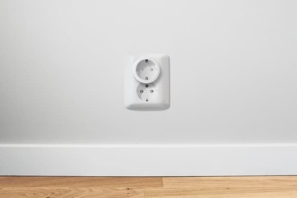 DELTACO SMART HOME älypistorasia, Wi-Fi, 1xCEE 7/3, 10A, ajastin, valk