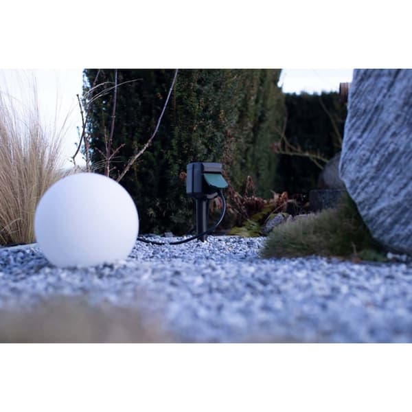 Brennenstuhl ®Connect WIFI älykäs ulkopistorasia 2-tie / älykäs ulkopistorasia IP44 maadoituspiikillä ja asennuslevyllä