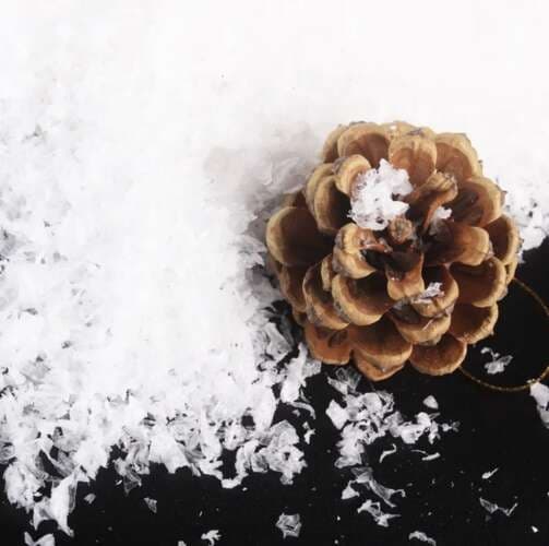 Konstgjord Snö / Fluffig Konstsnö - 105g