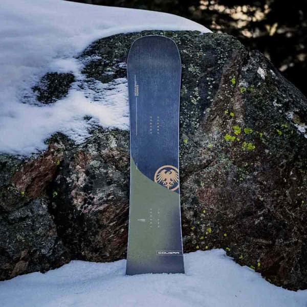 Never Summer Cougar Snowboard Svart 156