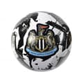 Miniatyrbild 1 av 3: Newcastle United FC Graffitifotboll