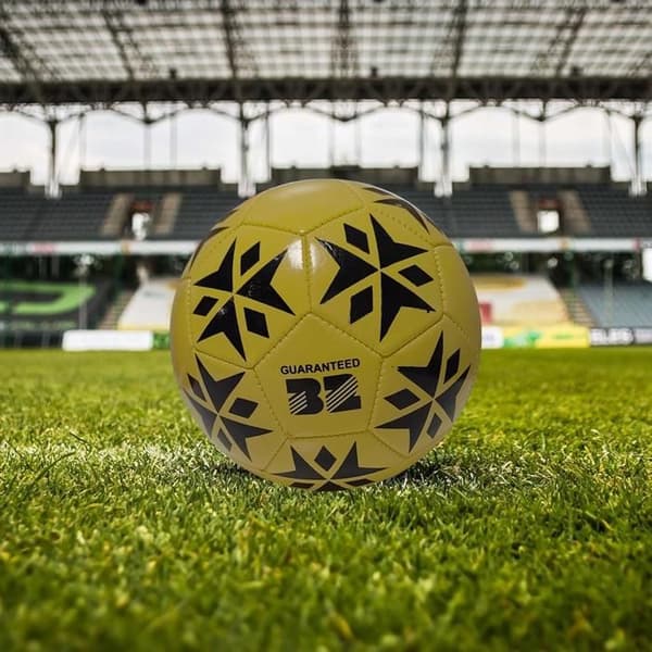 Fotbollboll Storlek 5 - Ouppumpad - Syntetiskt Läder - Unisex - Idealisk för Träning och Match
