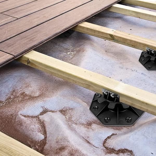 Höjdjusterbar terrasssockel i plast - LARS360 - Paket om 20 - Lastkapacitet 480 kg