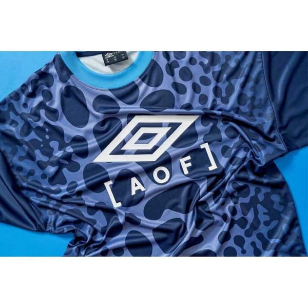 Umbro Kortærmet T-shirt X Aof Poison Dart Frog Blå XL Mand