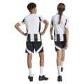 Pikkukuva 2 / 3: Adidas Juventus 24/25 Lasten Kotishortsit  13-14 Years
