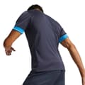 Miniatyrbild 4 av 4: Puma OM Away Replica Jersey - Ref. 766095-02. Färg: Midnattsblå, Blå. Detaljer. - Vanligt snitt. - Ärmkonstruktion
