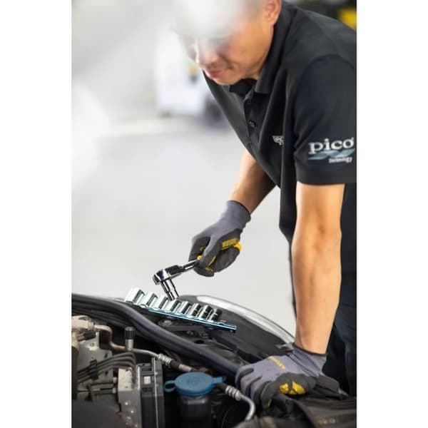 Set med 11 delar - STANLEY - 72 tand 3/8" spärr - 10 12 punkters uttag - Ergonomiskt bi-material handtag
