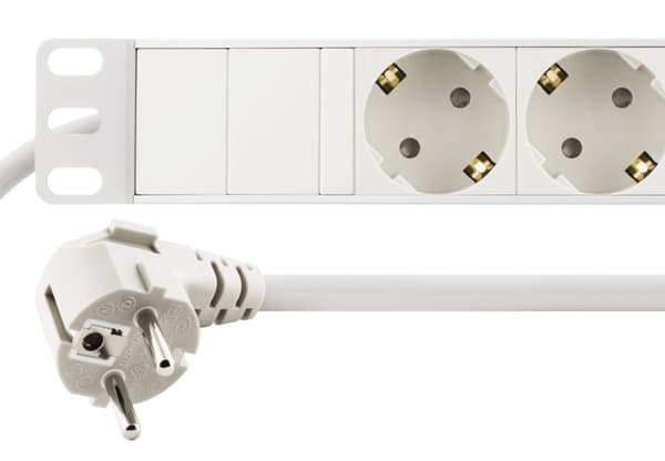Power strip 8xCEE 7/3 1xCEE 7/7 increased touch protection