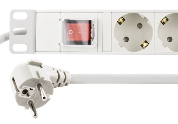 Power strip 8xCEE 7/3 sockets 1xCEE 7/7 connection 19" 1U 3m