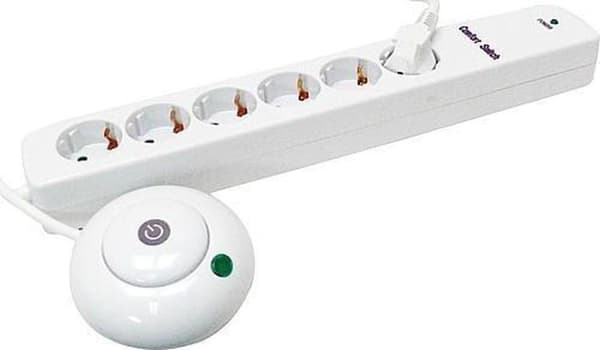 REV Multistikkontakt 6-fold 15m med fodkontakt