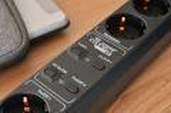 Brennenstuhl 1159760936 WiFi-stik 6-vejs Sort PG stik 1 stk.