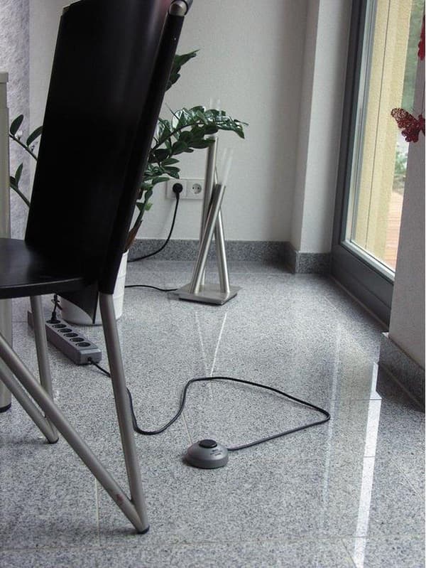 Brennenstuhl Eco-Line Comfort Switch-stik med 6 kontakter og fodkontakt / sort - 2 meter