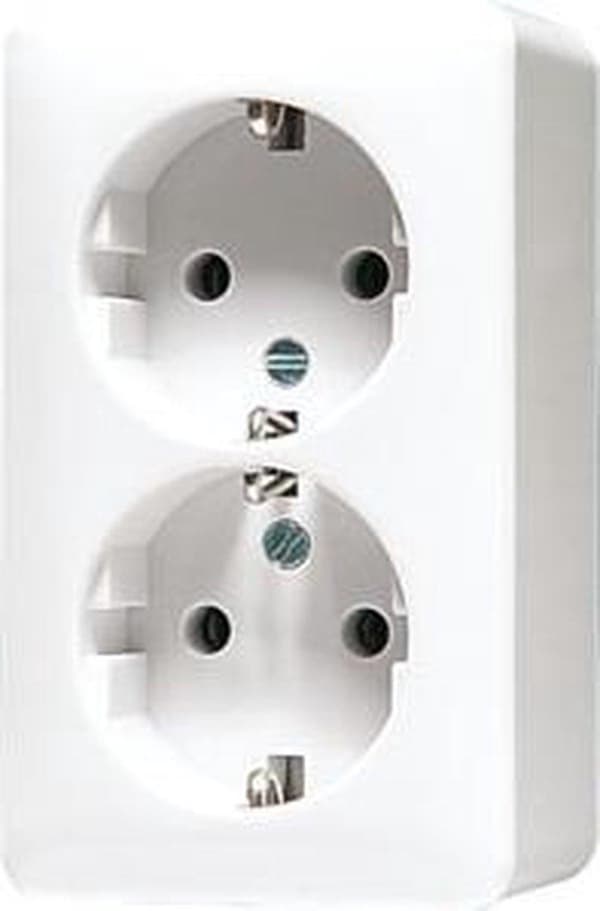 Jung Socket pistorasia suojakoskettimella 6020AWW