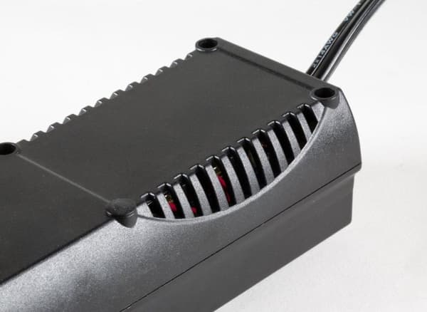 Technaxx TE21 Car 12V spændingsomformer med 2 USB porte og 1 x 230V stik max. 200W