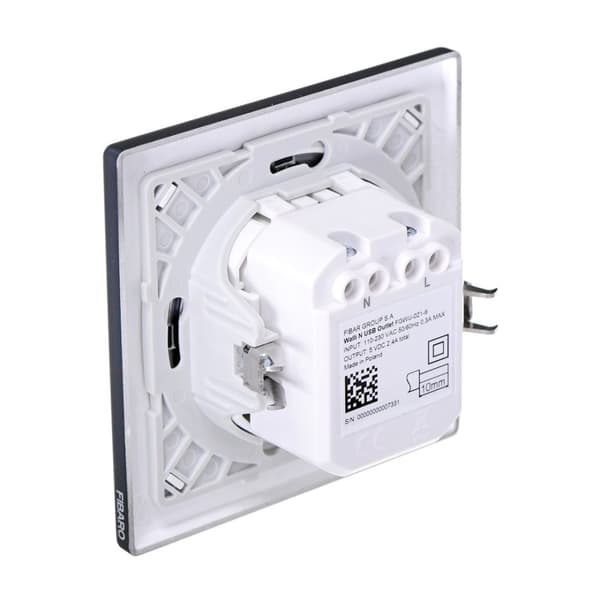 Fibaro FGWU-021-8 pistorasia 2x USB musta