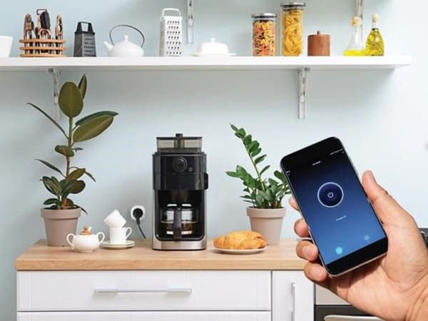 Smart WiFi-kontakt - Perel - 230V - Jordad kontakt - 2,4 GHz - Vit