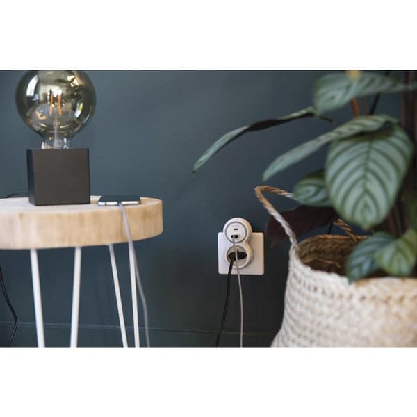 Uttag 16A med USB A+C-laddare - Zenitech - Vit och Grå - 2.1A - 3680W - Inomhus