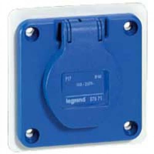 16 amp 2p + t ip54 växeluttag blå - legrand 57671