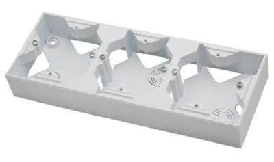Som hvid n/t tredobbelt installationsboks