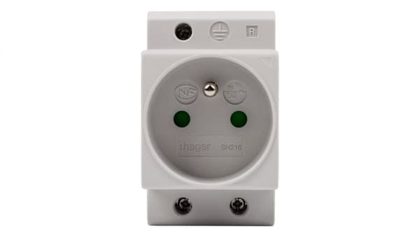 Modulaarinen pistorasia 2P+Z 10A 250V SN216-kiskoon