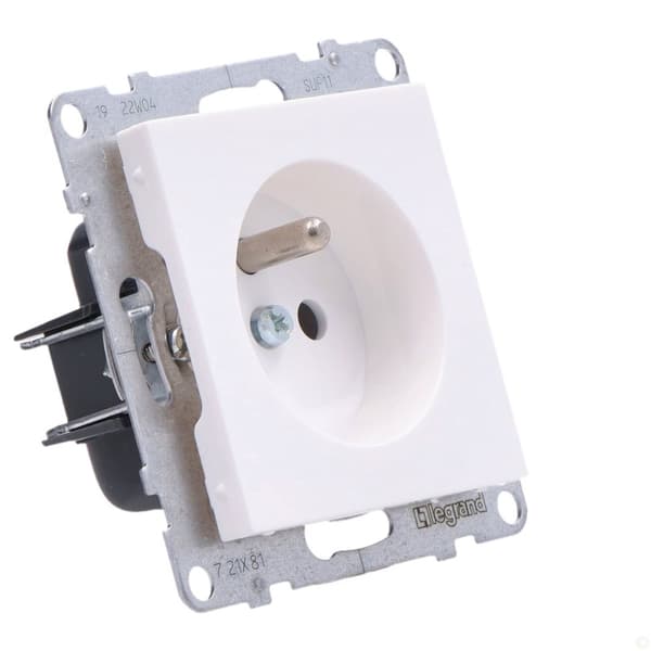 Stikkontakt 2P+Z - - 16 A - 250 V~ - automatiske klemmer, HVID SUNO