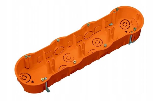 1x 4-vägs gipsdosa, 68 mm x 272 mm x 46 mm djup, PK60-47P 1.