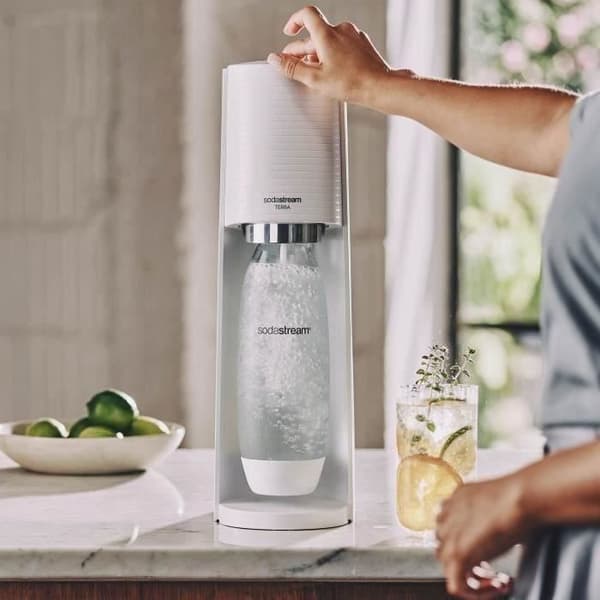 Soda- och kolsyrad vattentillverkare SODASTREAM - TERRA Vit - 2 flaskor som är diskmaskinssäkra - 1 gaspatron 60L